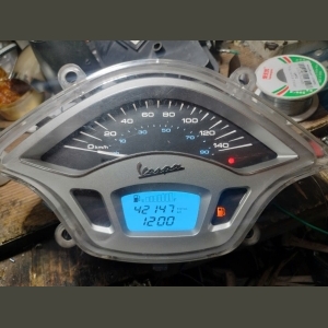  Đồng hồ xe Vespa vô nước, Không báo xăng